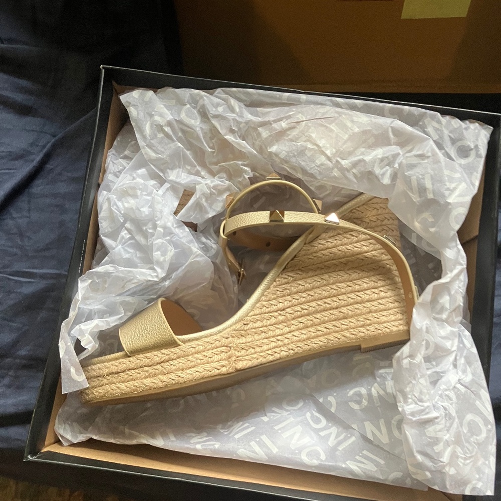 INC size 9 Gold Wedge